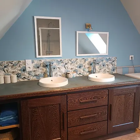 Maison De Charme Dans Un Environnement Très Calme